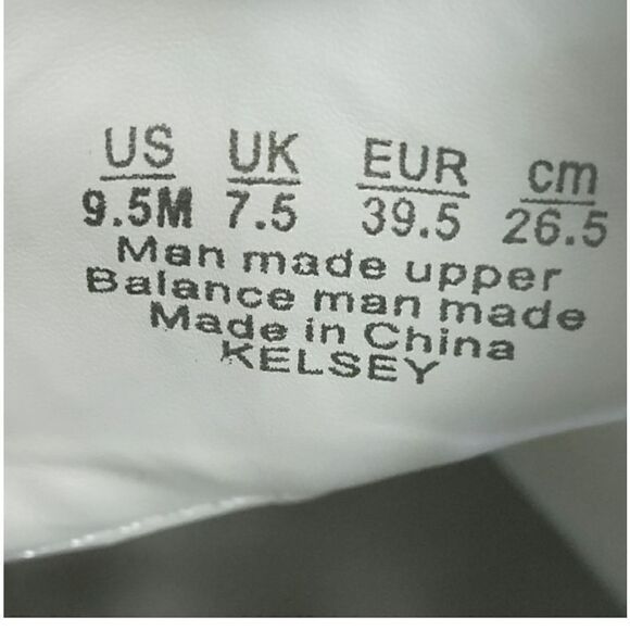 FERGALICIOUS KELSEY ANKLE BOOTS NATURAL SNAKE PRINT SIZE 9.5 - Picture 6 of 8